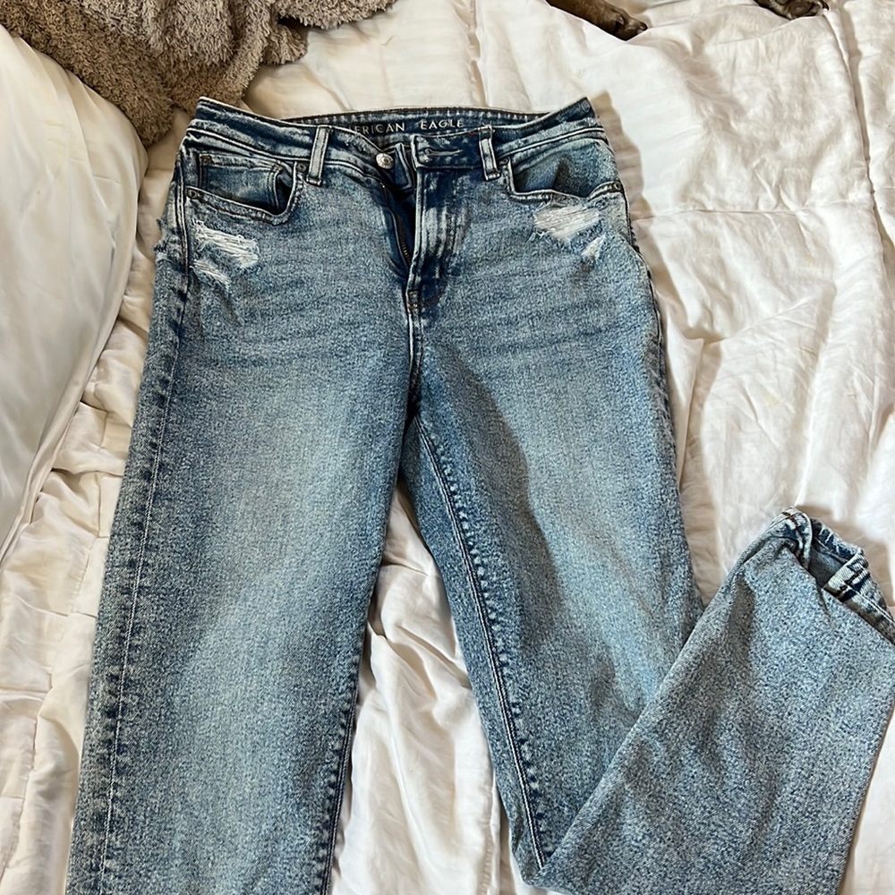American Eagle Mom Jeans. Size: 2. length: long